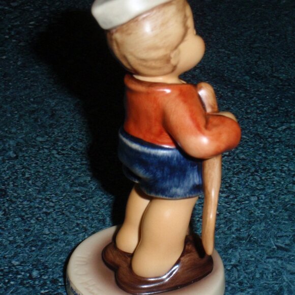 First Mate Goebel Hummel Sailor Nautical Figurine #2148/B - COLLECTIBLE GIFT! - Picture 4 of 8